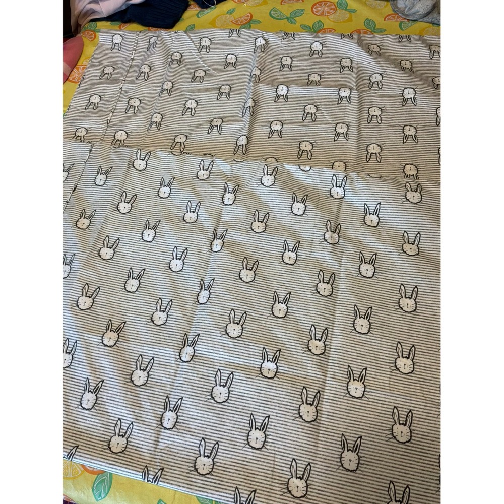Aeropostale Pillowcase Set Unisex Standard Grey White Bunny Rabbit Pinstripe